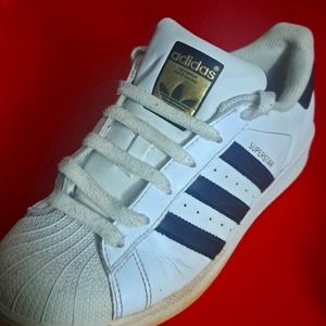 Adidas Sneakers